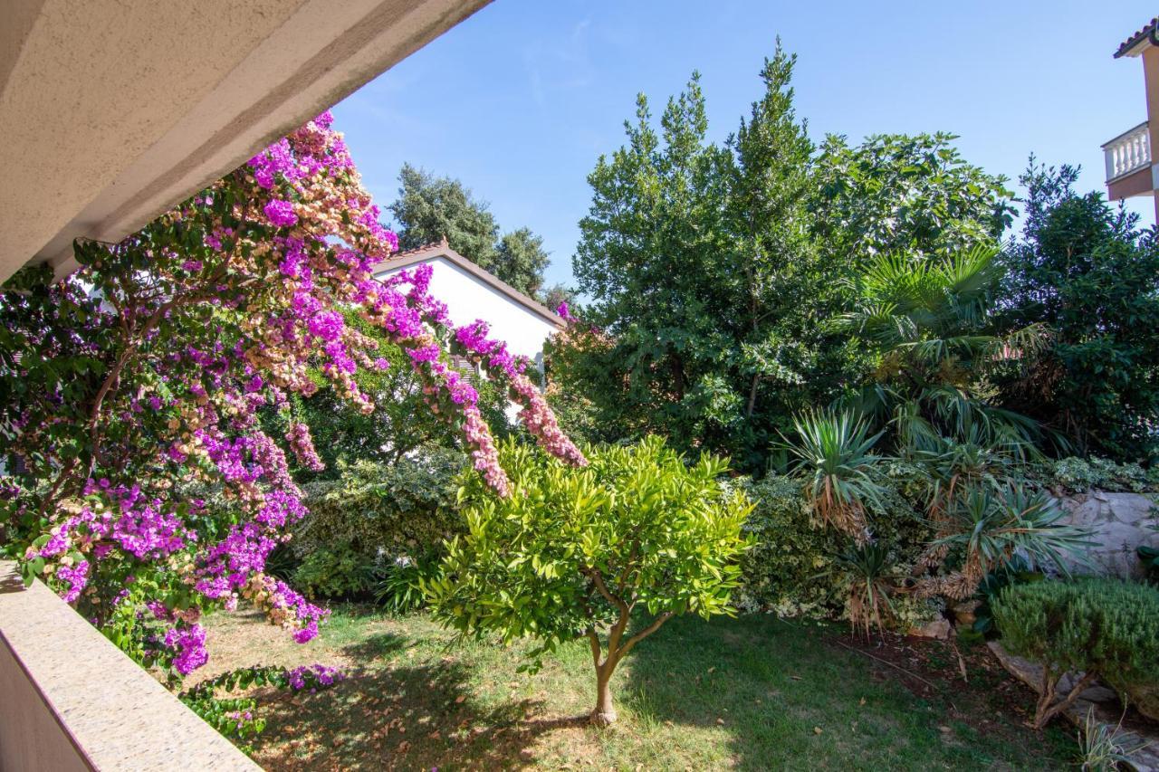 Apartments With A Parking Space Pjescana Uvala, Pula - 7349 Екстер'єр фото